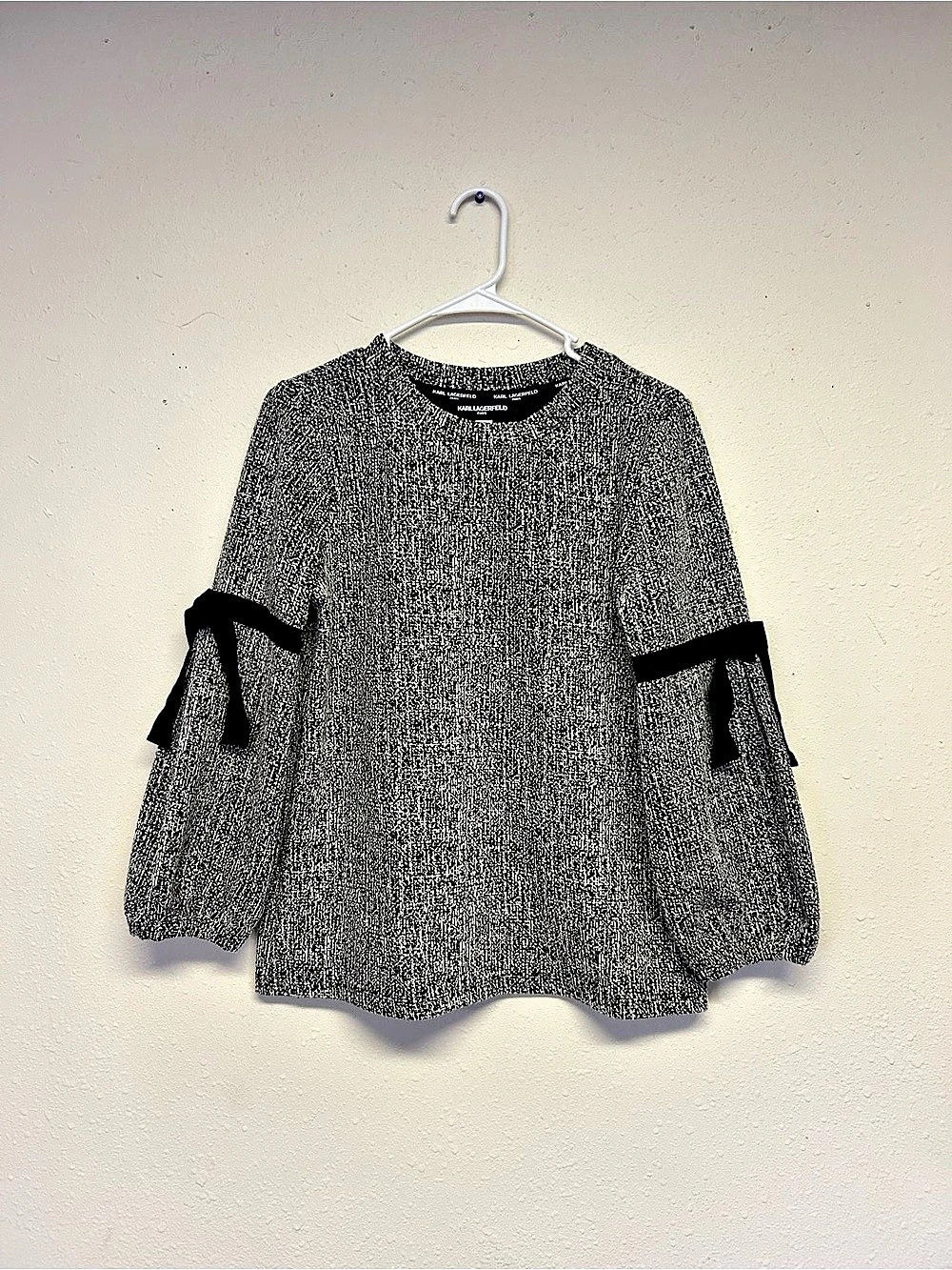 Karl Lagerfeld Paris Black White Bow Sleeve Sweater Small